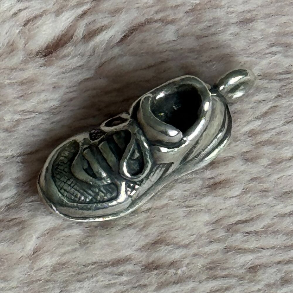 👟 Retired James Avery Sterling Silver Running Shoe Charm 👟